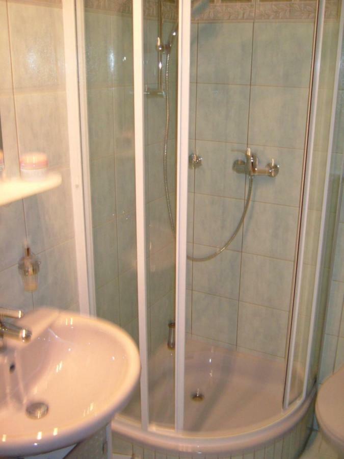 Querbach Appartement Burgen  Buitenkant foto